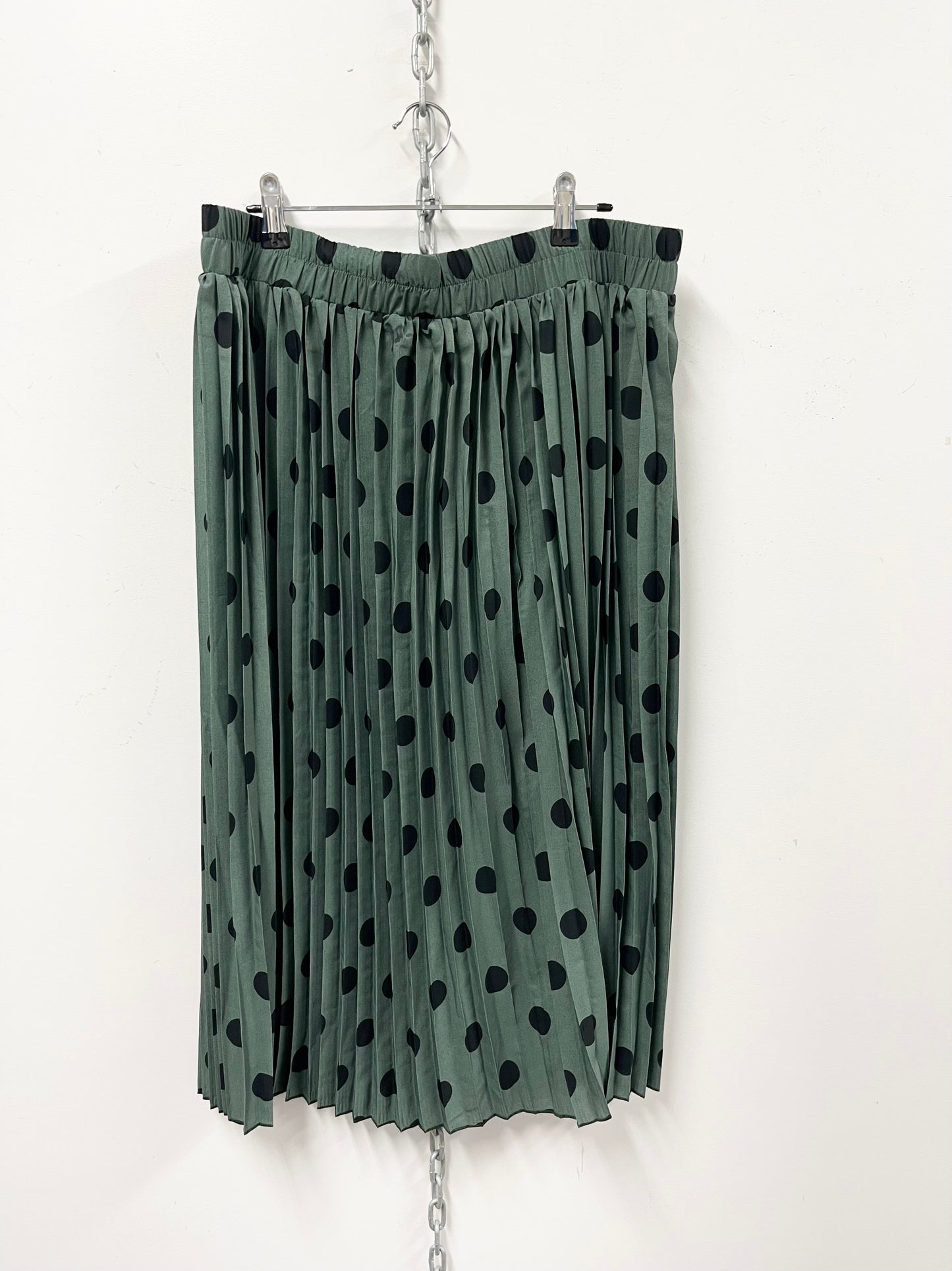 IZABEL LONDON| Polka Dot Pleated Skirt