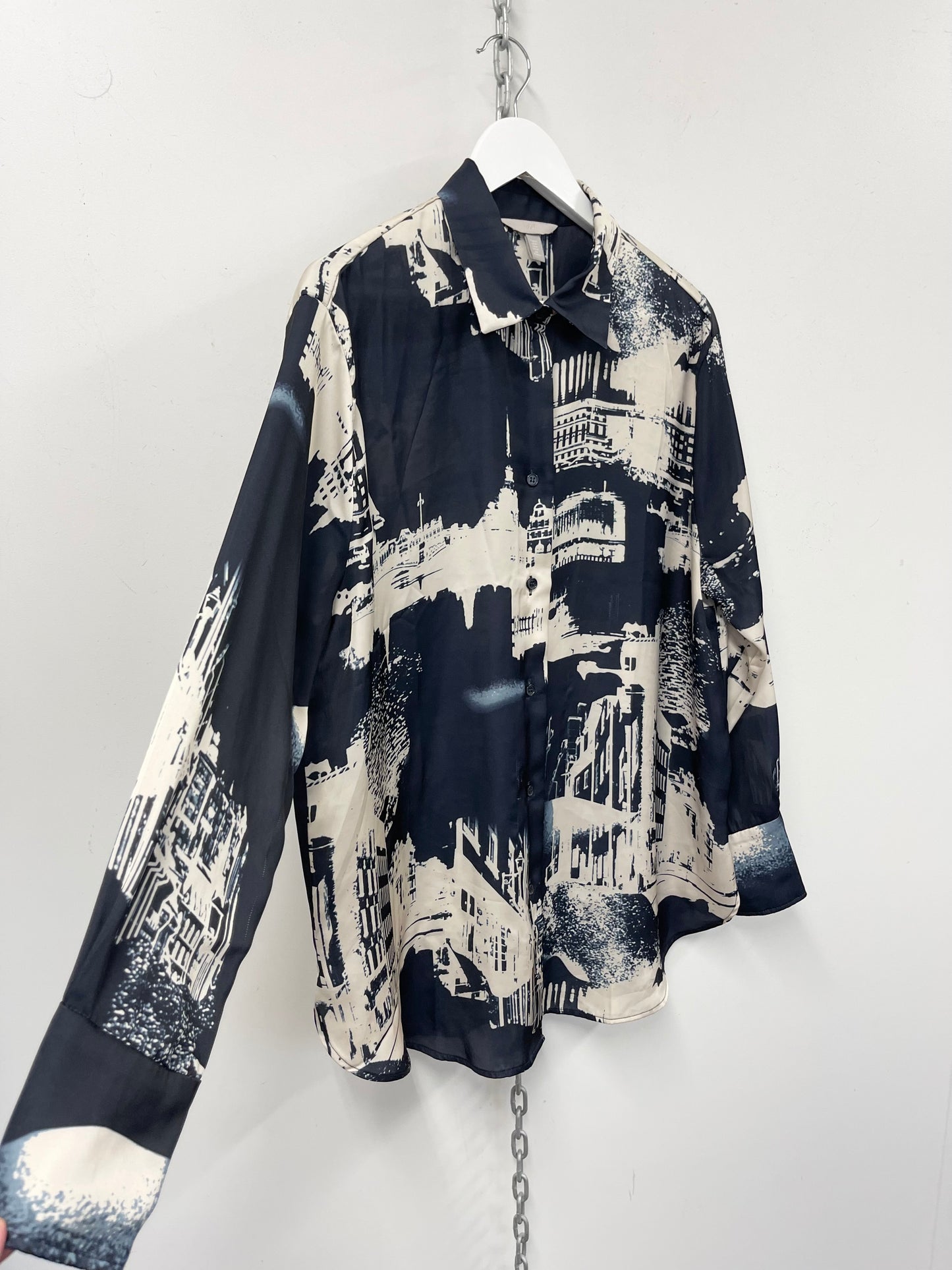 H&M|City Print Shirt